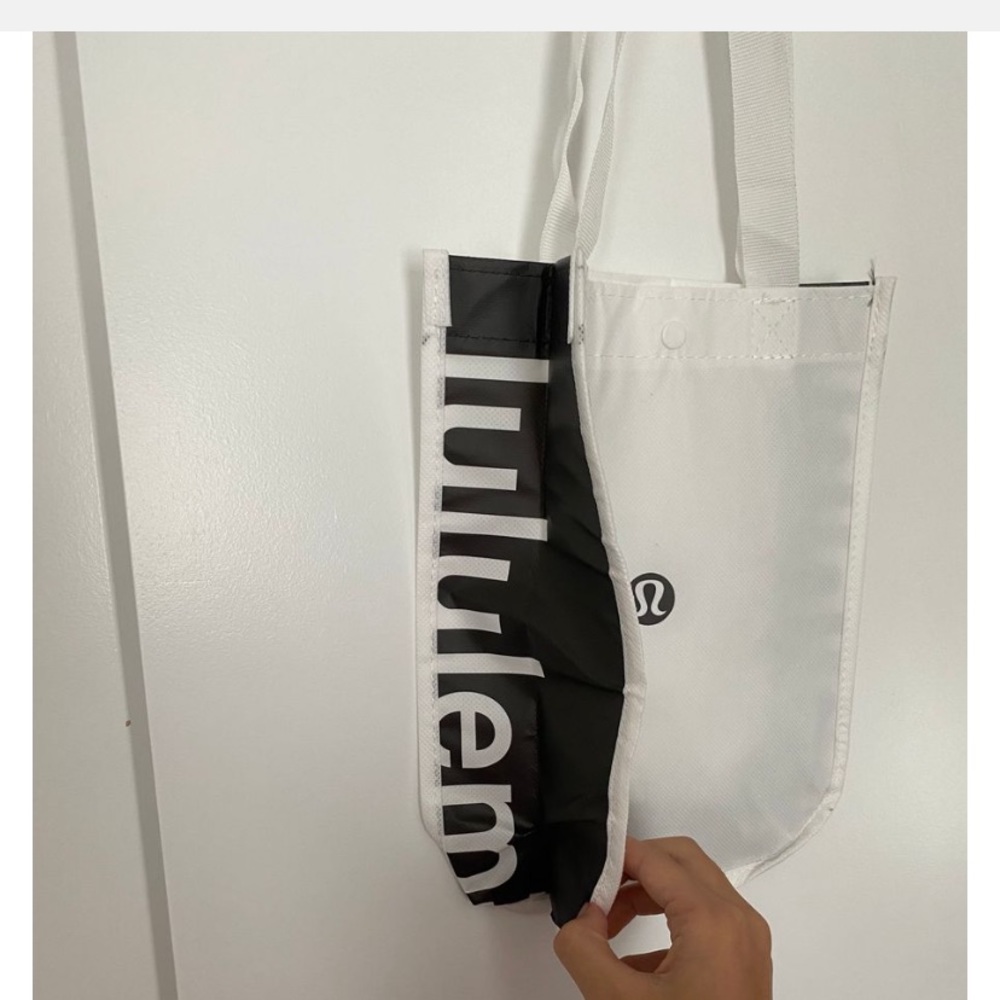 Lululemon tote bag